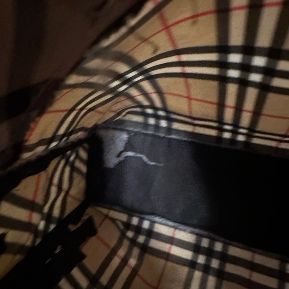 SMALL BURBERRY TOTE “👜 READ DESCRIPTION “ - Picture 9 of 15